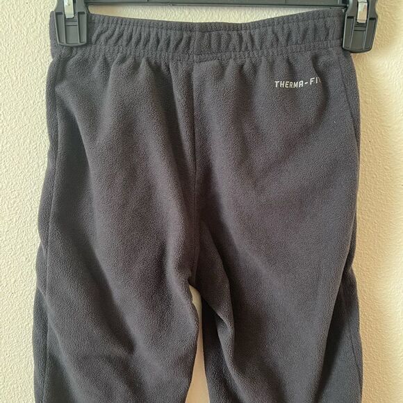 Boys Nike fuzzy fleece sweatpants 7 - Picture 5 of 6